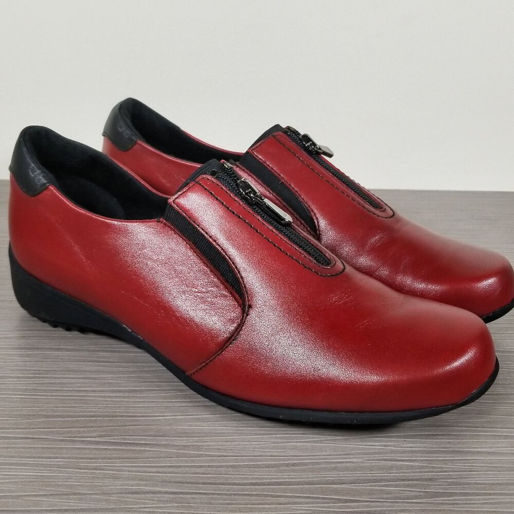 Munro Berkley Front-Zip Sneaker, Red Leather, Women’s Size 8 W